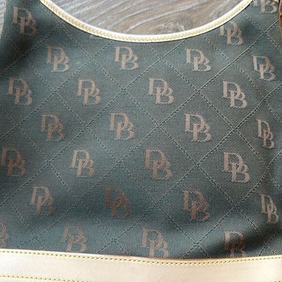 VINTAGE DOONEY AND BOURKE LOGO HOBO STYLE PURSE HANDBAG WITH LEATHER STRAP - Picture 2 of 11